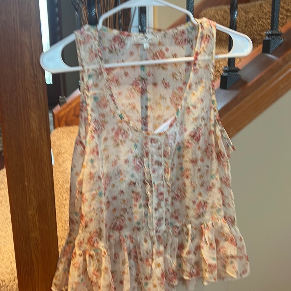 Tank top and size large from Iris basic